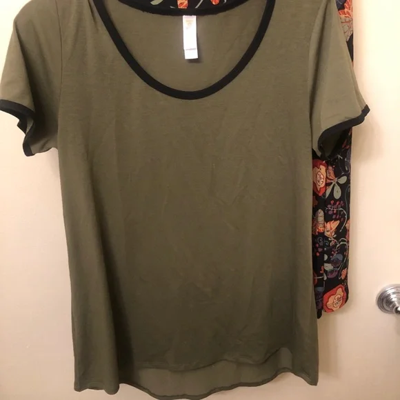 Lula Roe - Picture 3 of 3